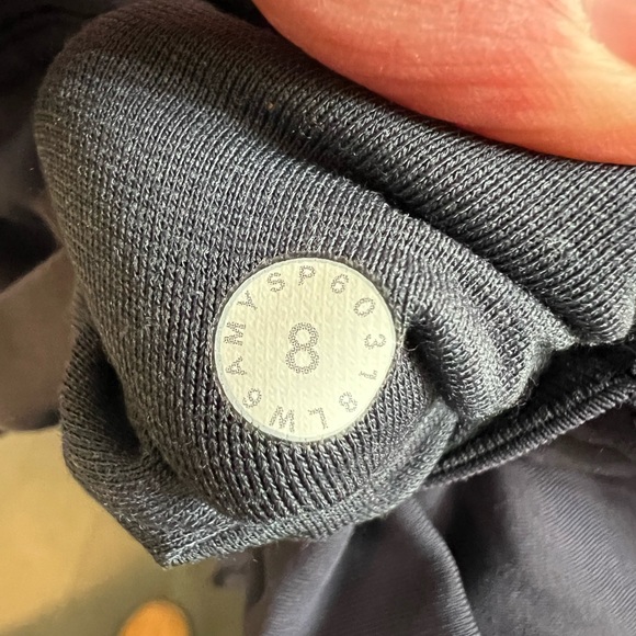 Lululemon All the Right Places 23”, Size 8, EUC, No front seam! - Picture 10 of 10